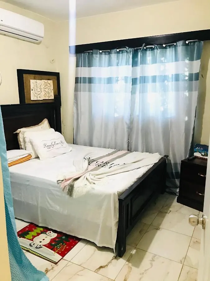 En El Corazon De La Romana Con A/C, Wifi, Luz Y Gas Incluido. Apartment